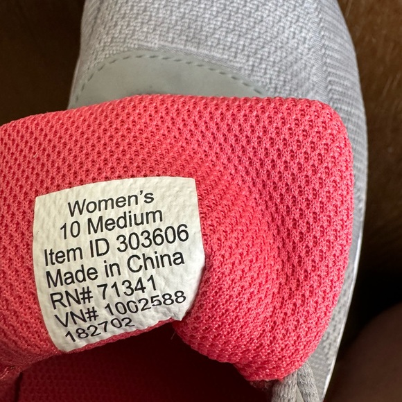 LL Bean athleisure tie runner, new - Picture 6 of 6